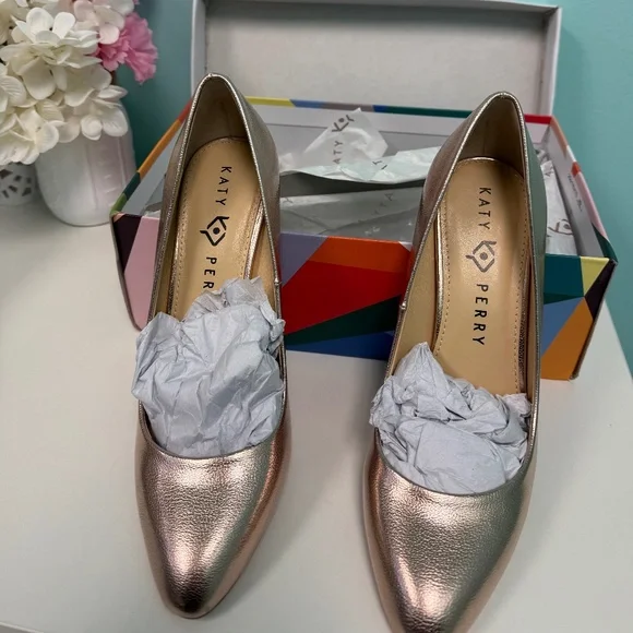 Katy Perry the a.w middie-smooth metallic pump in rose gold size 7M - Picture 3 of 5
